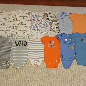 12 Piece Gerber  Baby Onesies Size 6-9m